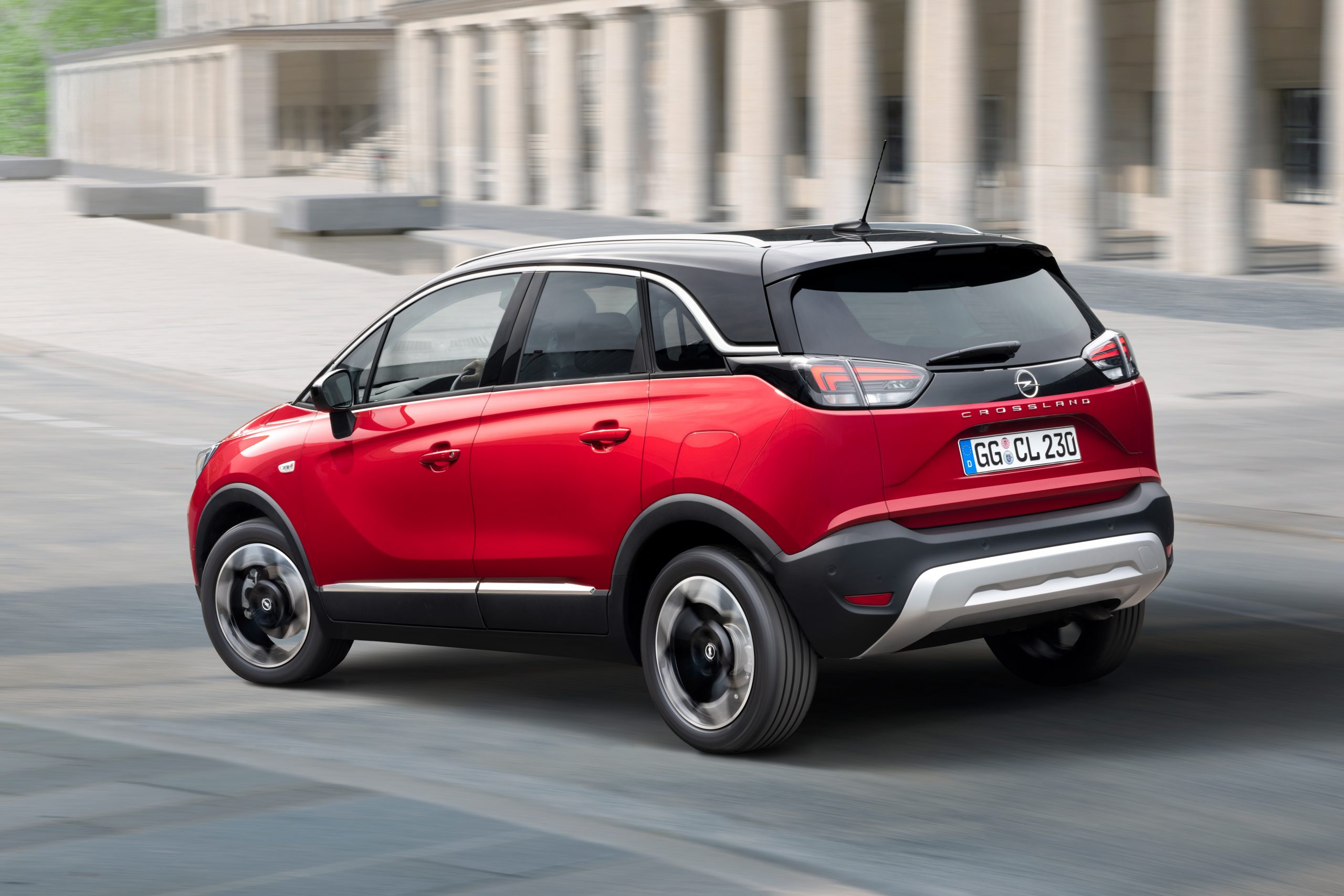 Opel’in yeni yüzü Crossland