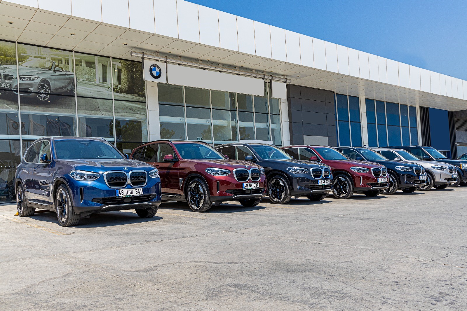 BMW iX3 Enterprise Türkiye’den kiralanır