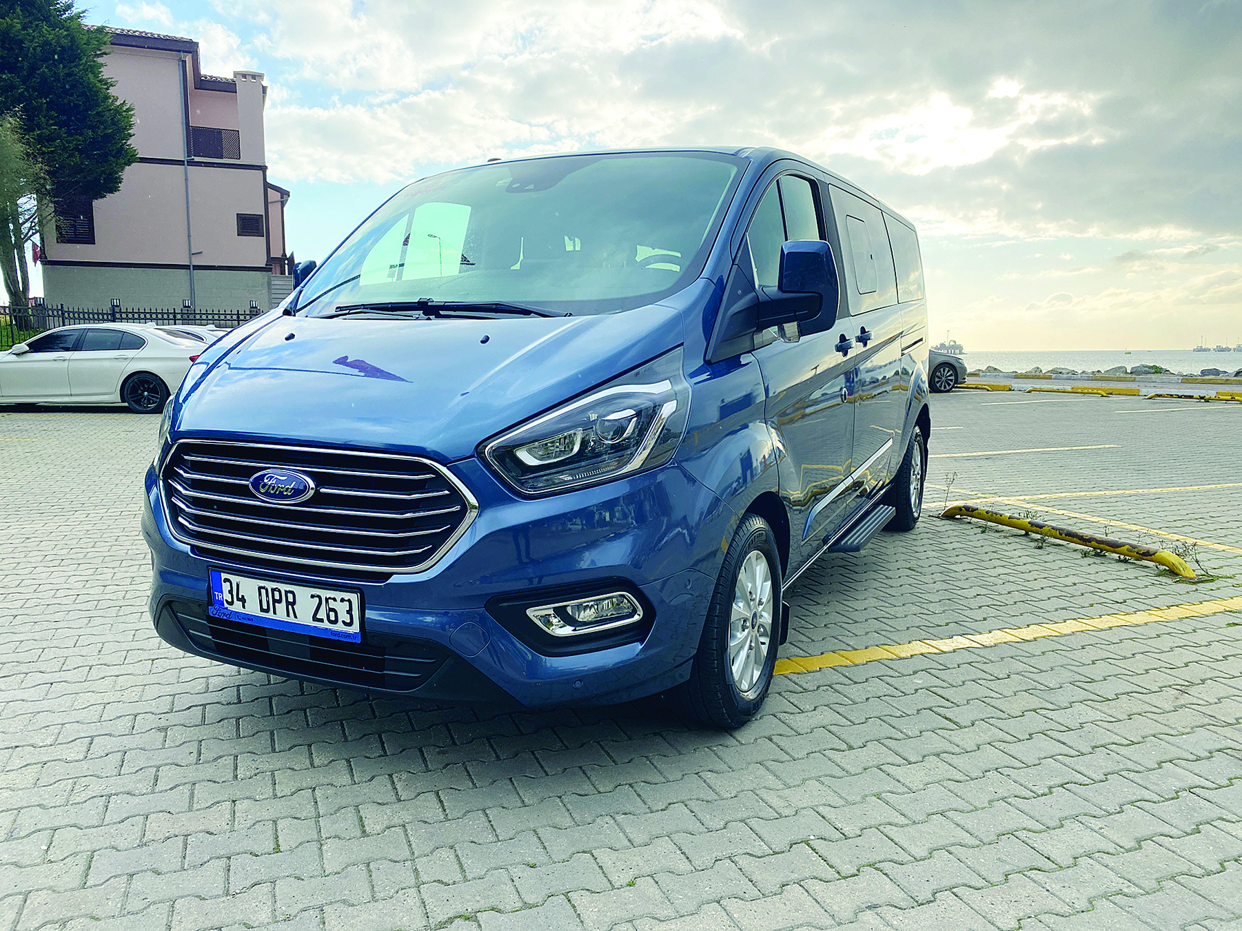 Bir bakışta Ford Tourneo Custom Hibrit