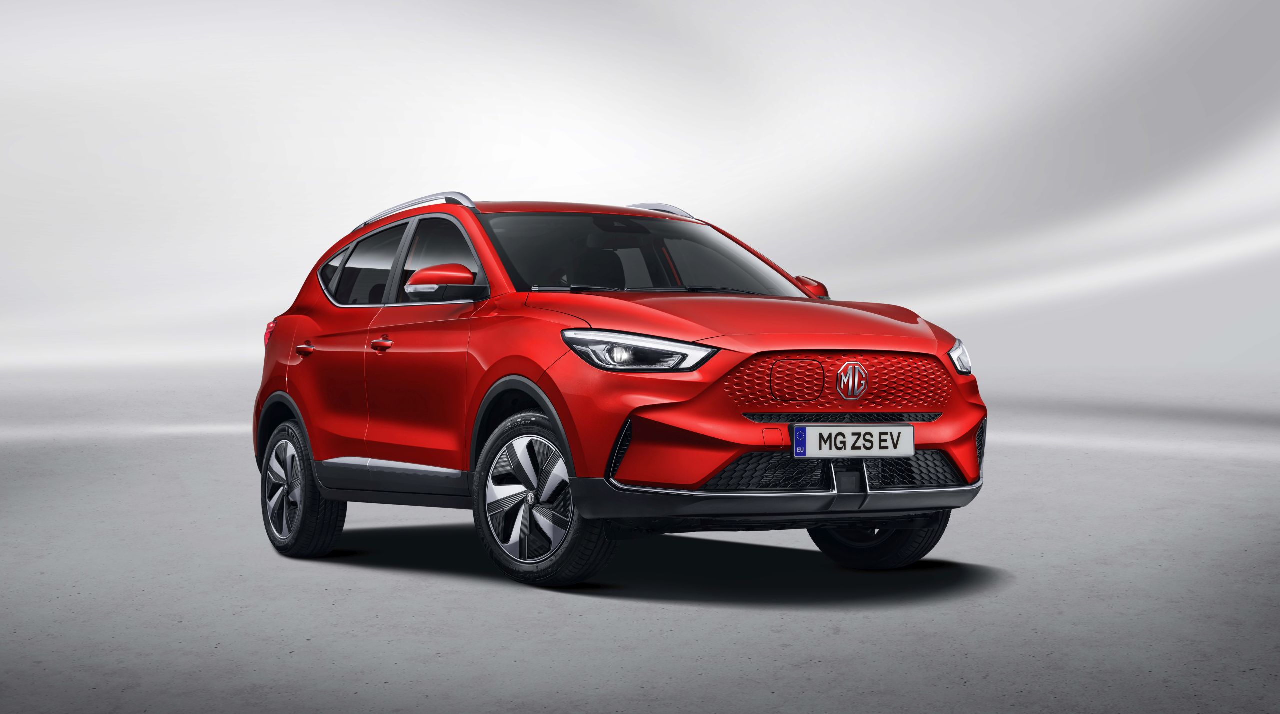 MG ZS EV yenilenerek geliyor