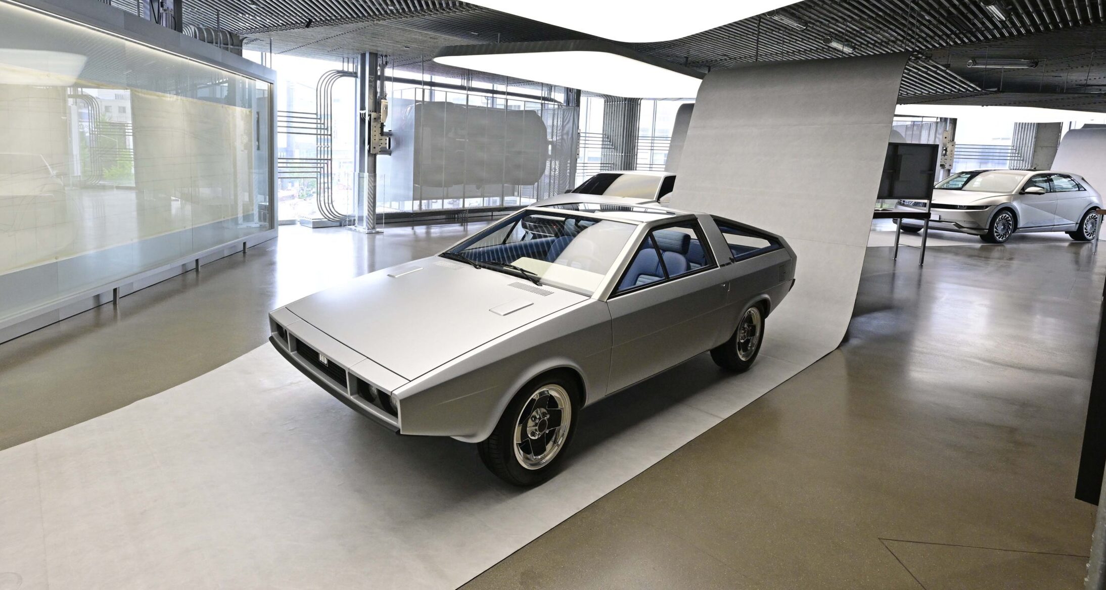 Hyundai zamansız sergisini açtı