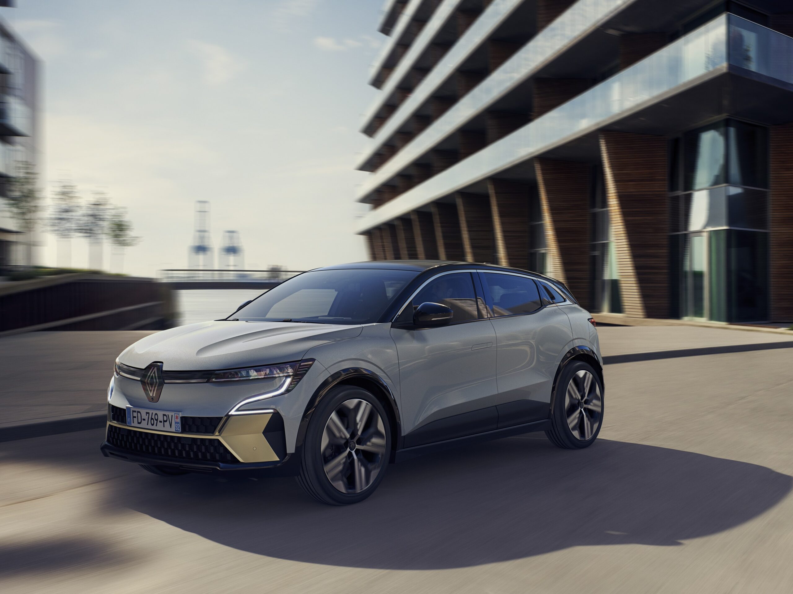 Megane E-Tech ön siparişe çıkıyor