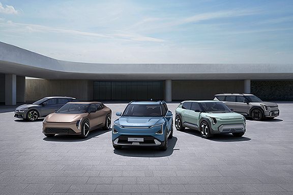 Kia yeni elektrikli modellerini tanıttı