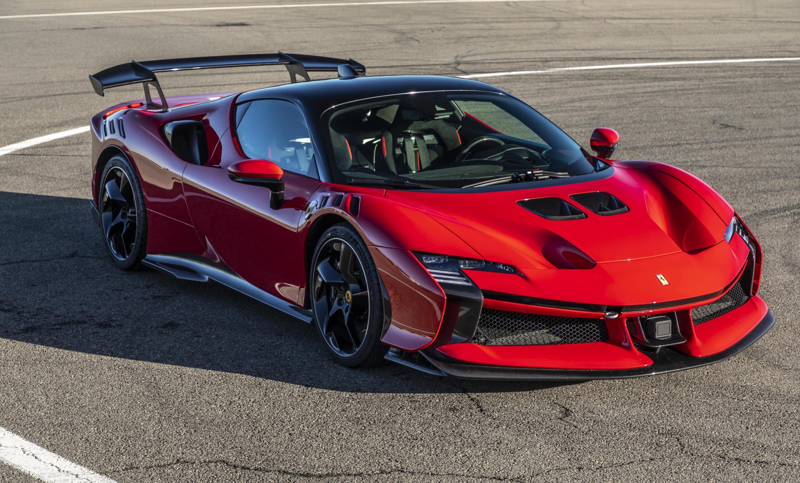 1’17.309 süreyle en hızlı yol otomobili SF90 Stradale