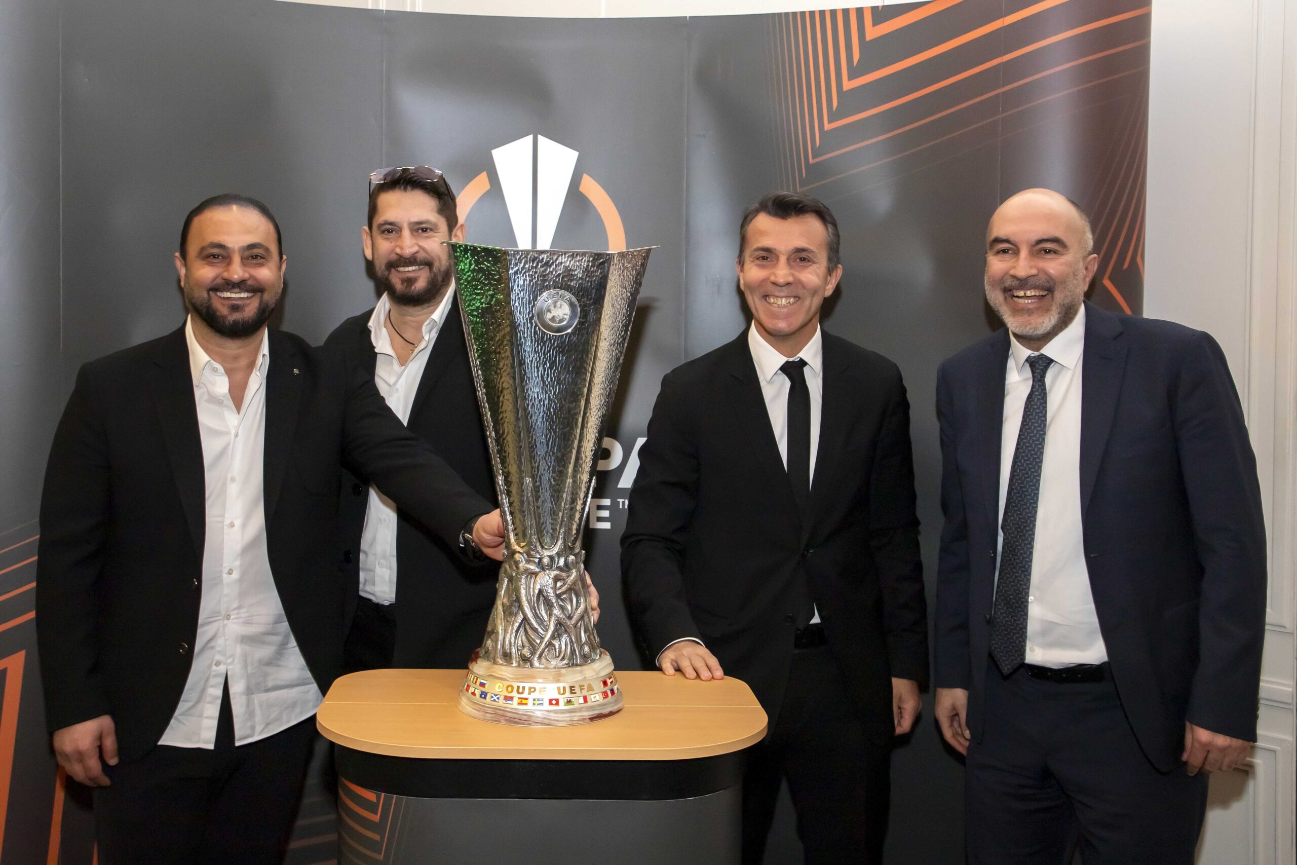 10’uncu yılını UEFA Kupası’yla kutladı