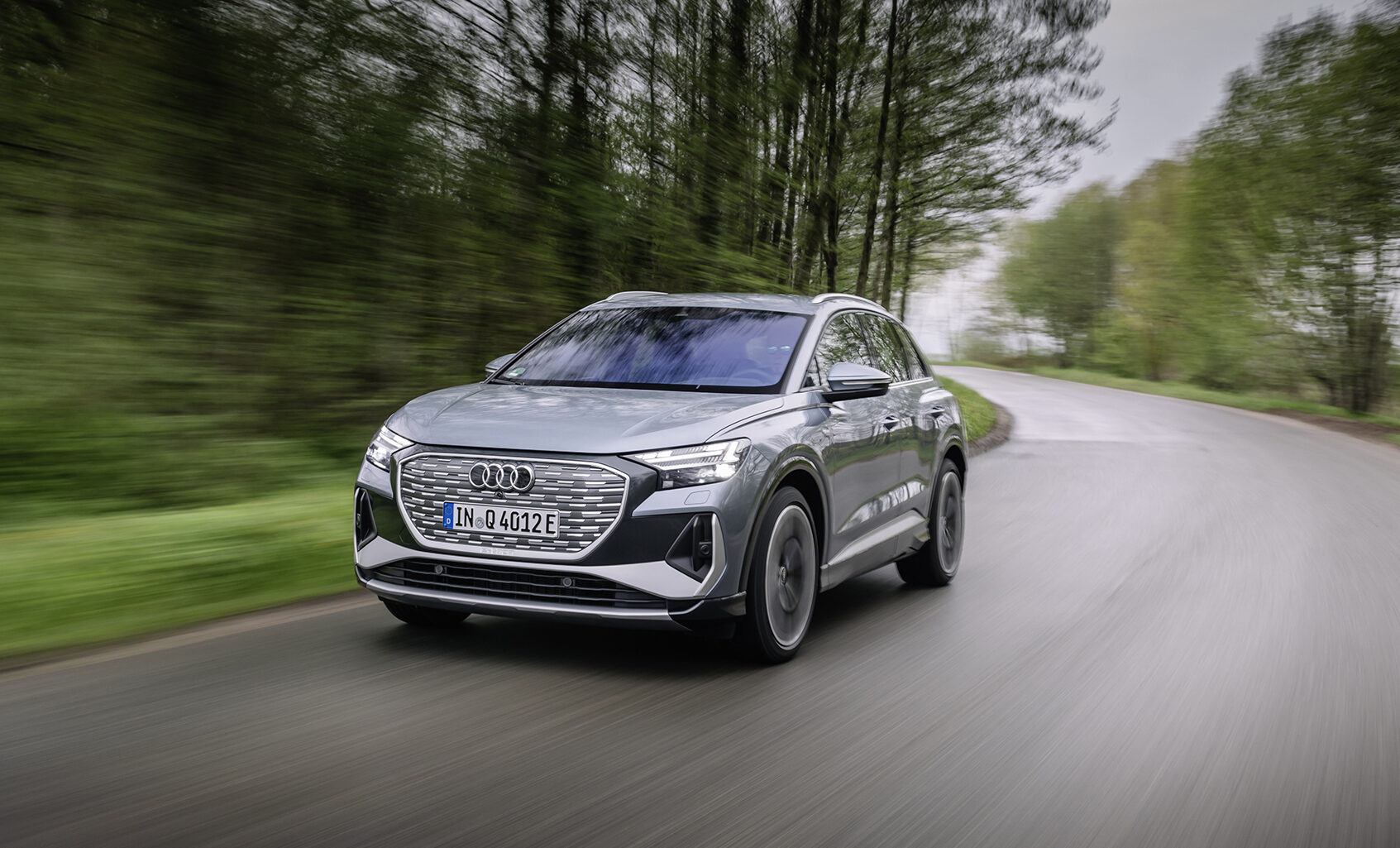 En iyi menzile sahip Q4 e-tron yakında yollarda