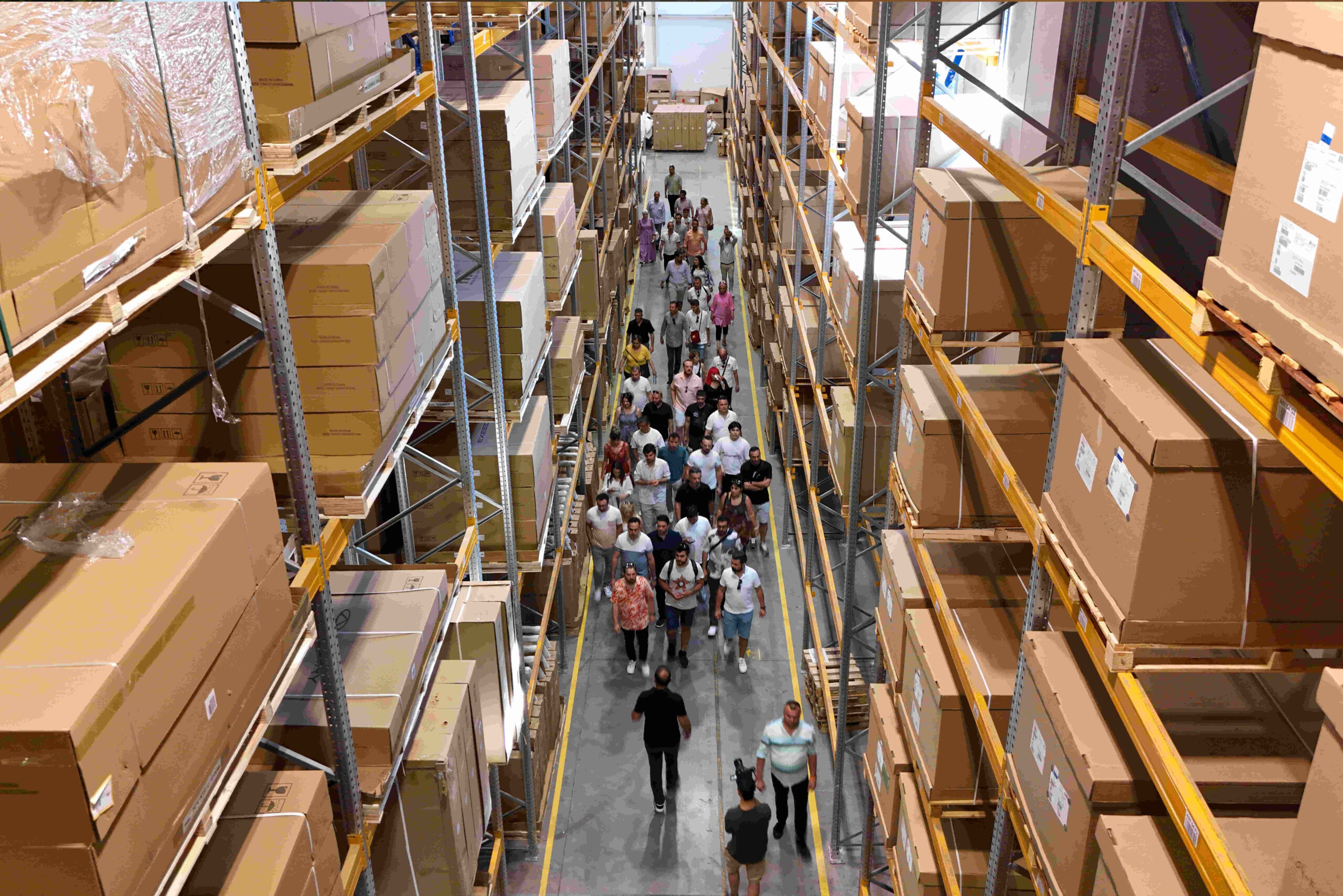 5 bin metrekarelik yedek parça deposu