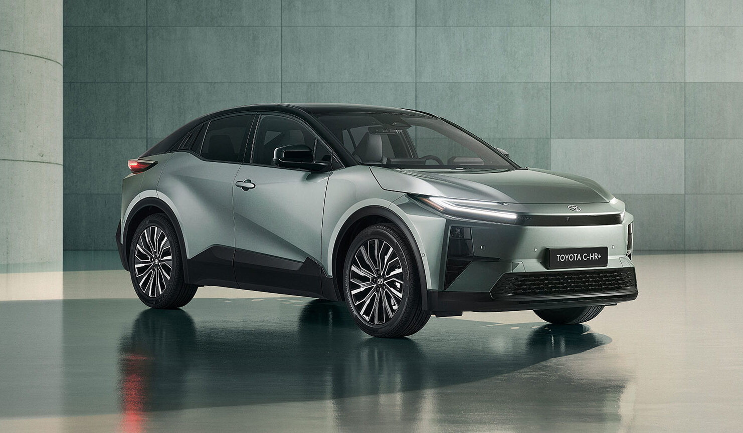 1 milyondan fazla satan C-HR elektriklendi