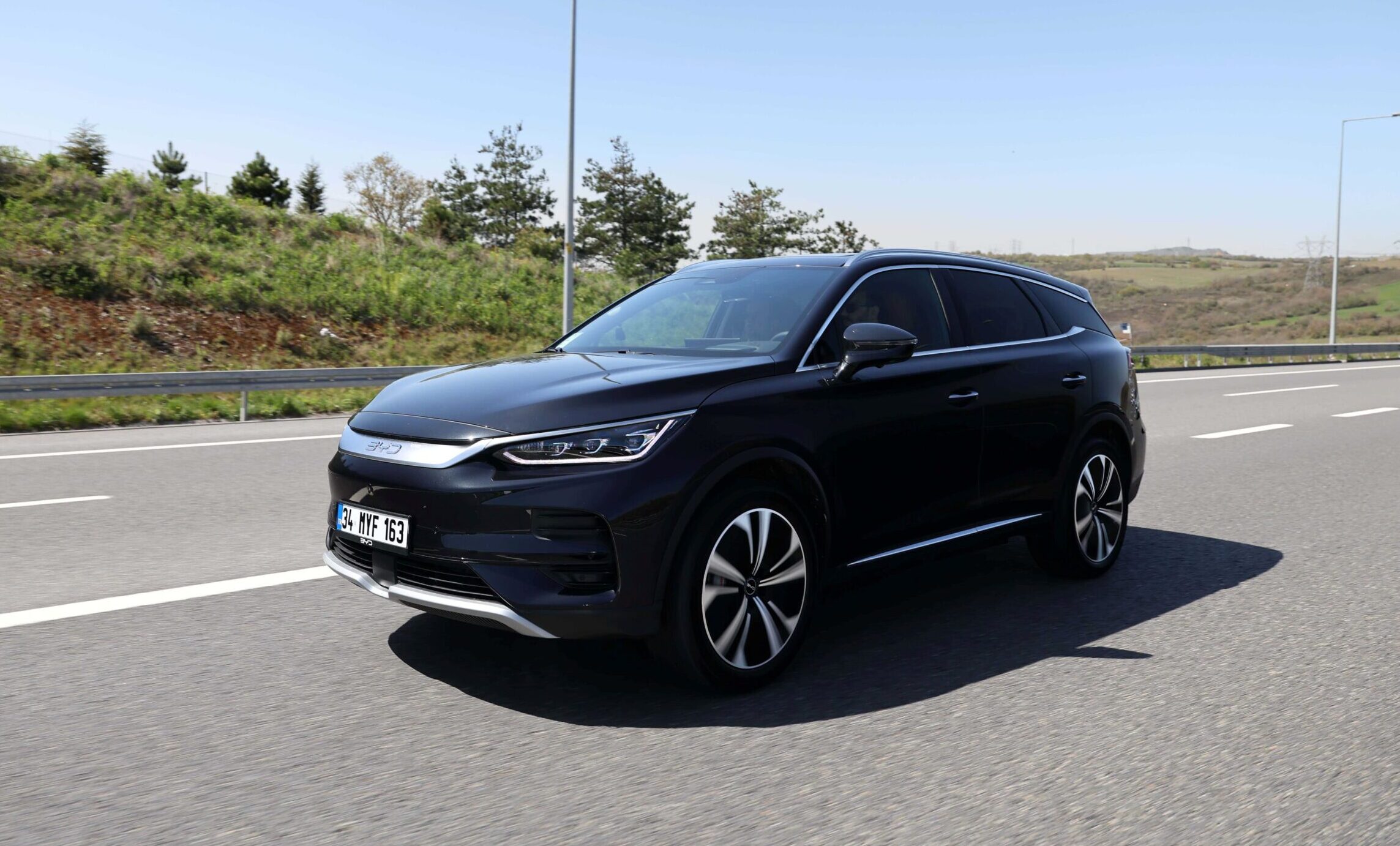 7 kişilik elektrikli Tang 530 km menzile sahip