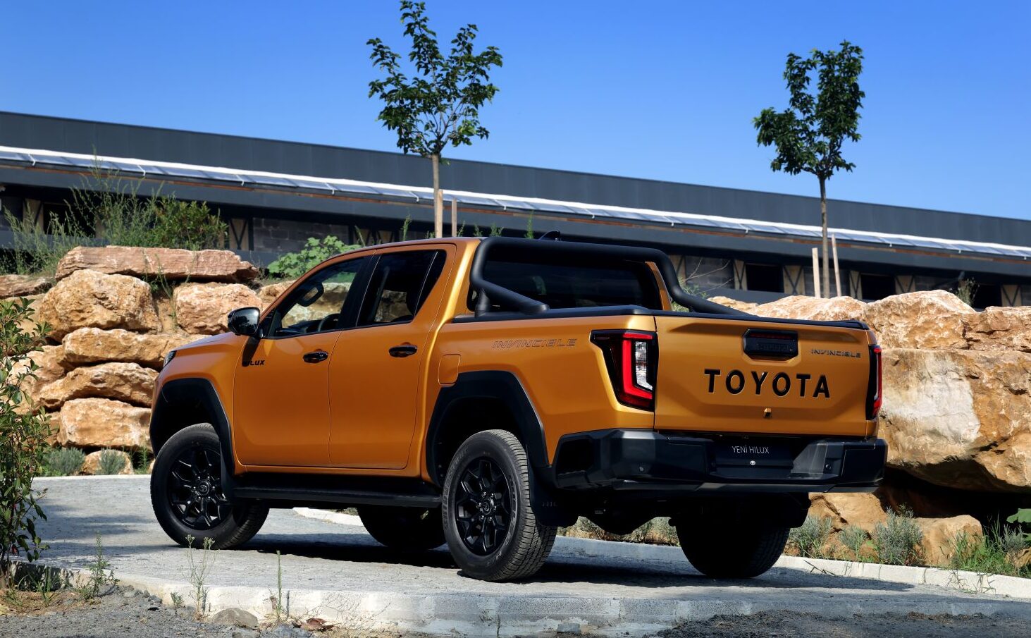 Nesil farklı ‘efsane’ aynı: Toyota Hilux
